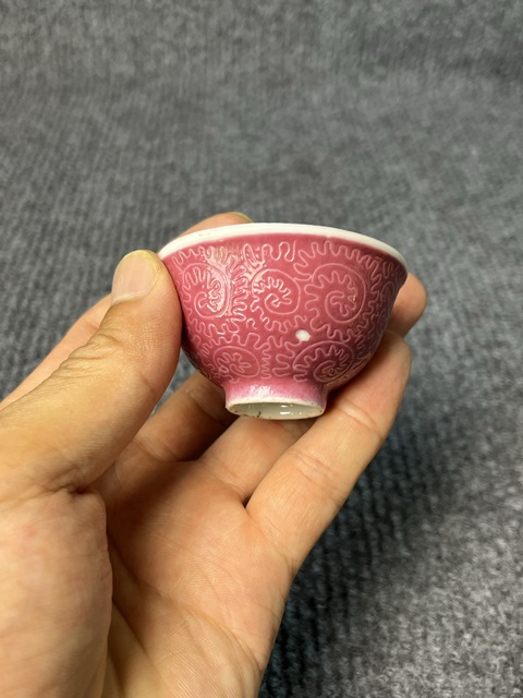 古玩陶瓷胭脂紅軋道小杯真品鑒賞圖