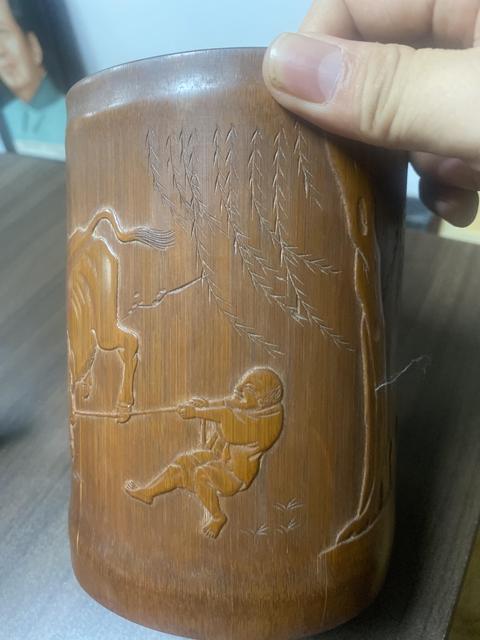 古玩雜項(xiàng)竹刻筆筒真品鑒賞圖