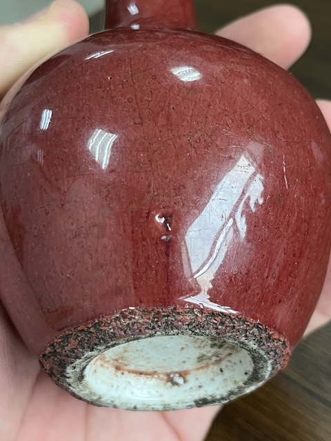 古玩陶瓷紅釉天球瓶真品鑒賞圖