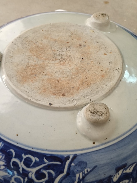 古玩陶瓷德化窯人物紋青花香爐真品鑒賞圖