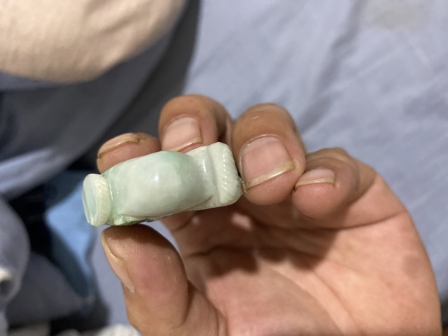 古玩玉器天然翡翠花籃真品鑒賞圖