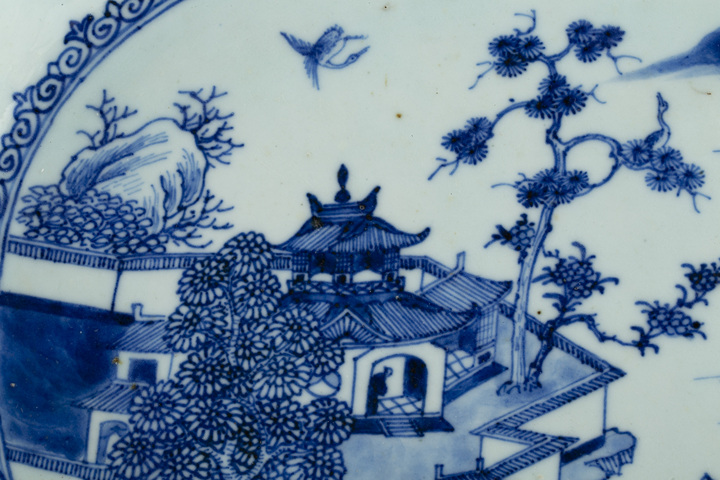古玩陶瓷清乾隆·青花山水人物紋橢圓大盤拍賣,當前價格0元