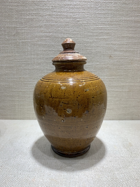 古玩陶瓷鞏縣窯唐黃罐拍賣,當(dāng)前價(jià)格16000元