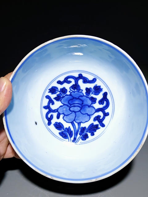 古玩陶瓷雙藍(lán)圈雙魚(yú)紋款獅紋青花碗真品鑒賞圖
