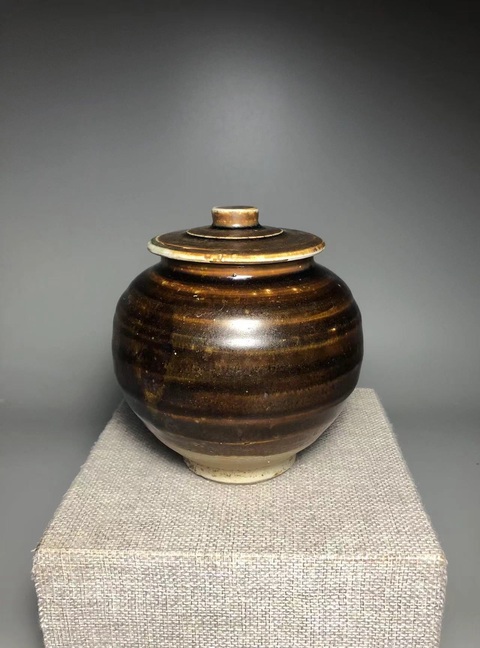 古玩陶瓷褐釉蓋罐真品鑒賞圖