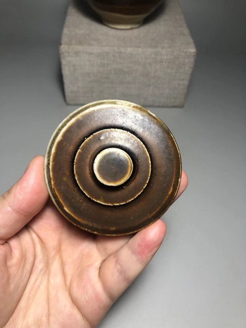 古玩陶瓷褐釉蓋罐真品鑒賞圖