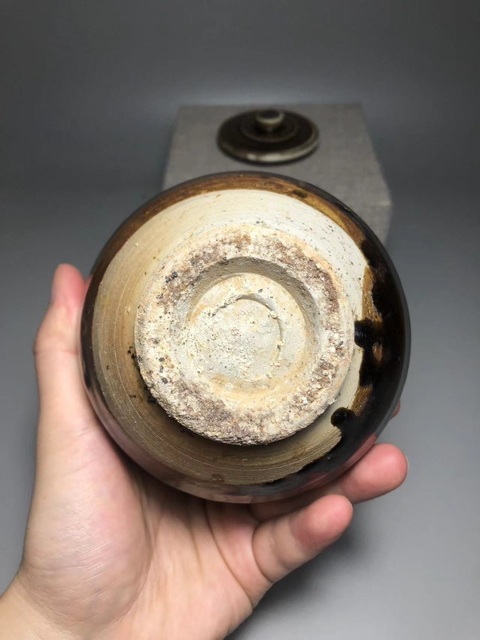古玩陶瓷褐釉蓋罐真品鑒賞圖