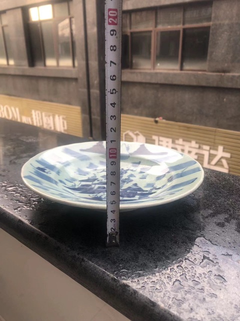 古玩陶瓷清中期，青花山水人物盤(pán)拍賣(mài)，當(dāng)前價(jià)格2000元