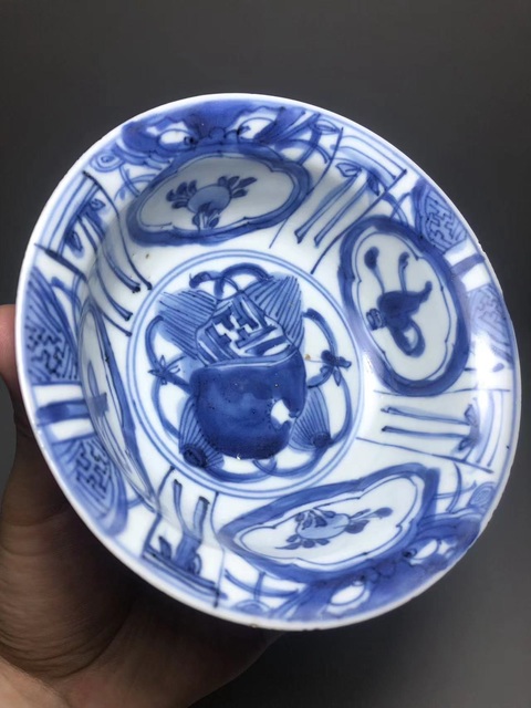 古玩陶瓷青花獸面紋折沿盤真品鑒賞圖