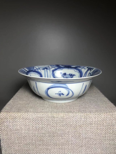 古玩陶瓷青花獸面紋折沿盤真品鑒賞圖