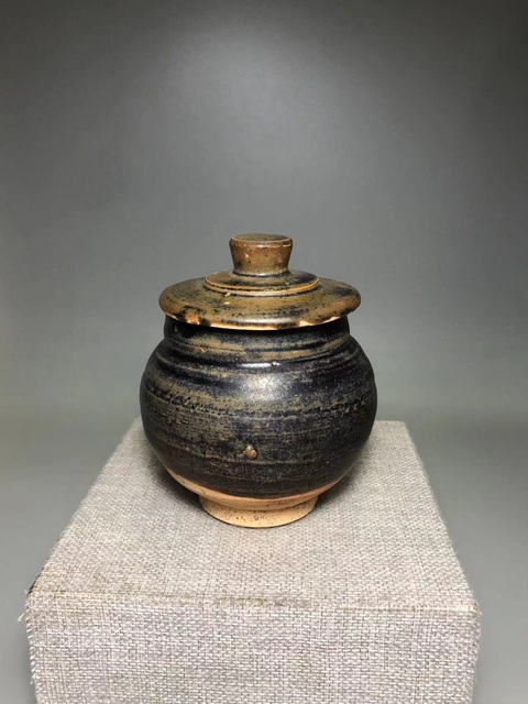 古玩陶瓷褐釉蓋罐真品鑒賞圖
