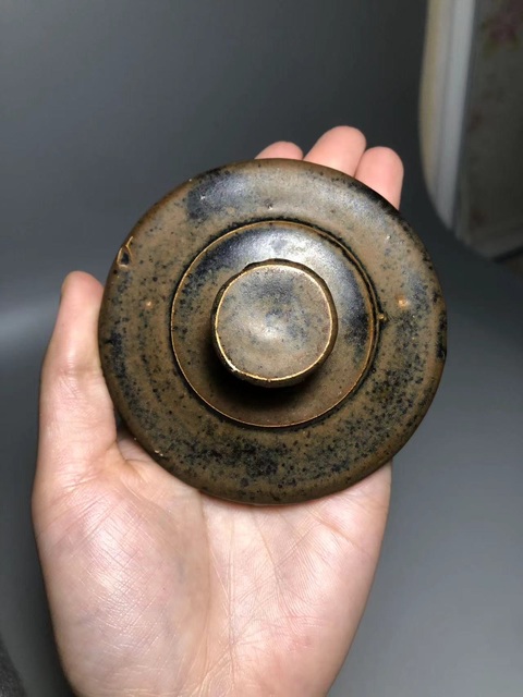 古玩陶瓷褐釉蓋罐真品鑒賞圖