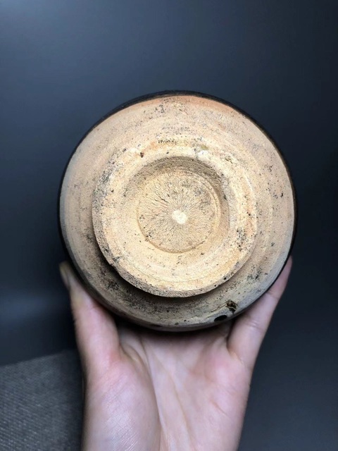 古玩陶瓷褐釉蓋罐真品鑒賞圖