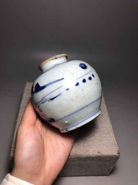 古玩陶瓷清乾隆，青花山水人物石榴罐拍賣，當前價格3000元