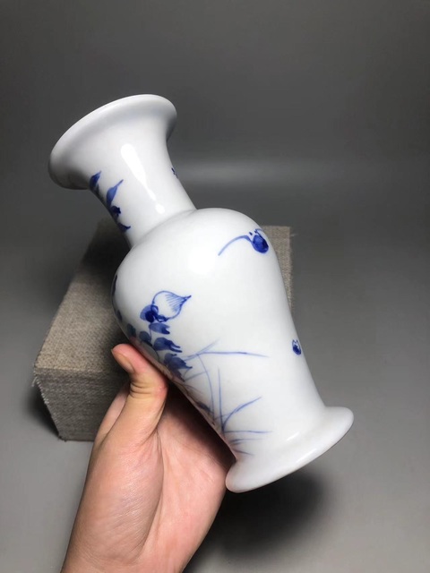 古玩陶瓷花卉紋青花花觚真品鑒賞圖
