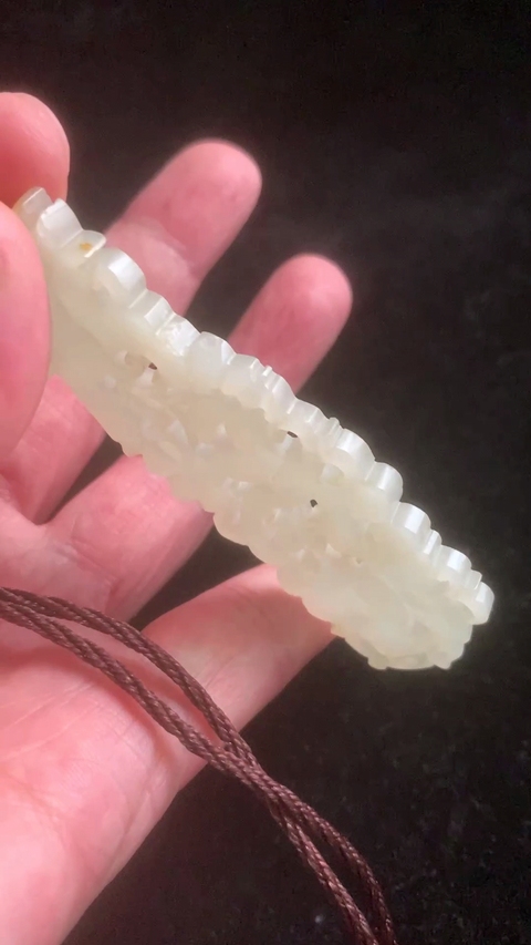 古玩玉器清代和田玉雕“蝴蝶蜻蜓”佩拍賣，當(dāng)前價(jià)格88000元