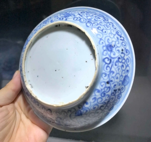 古玩陶瓷青花花卉紋盤真品鑒賞圖