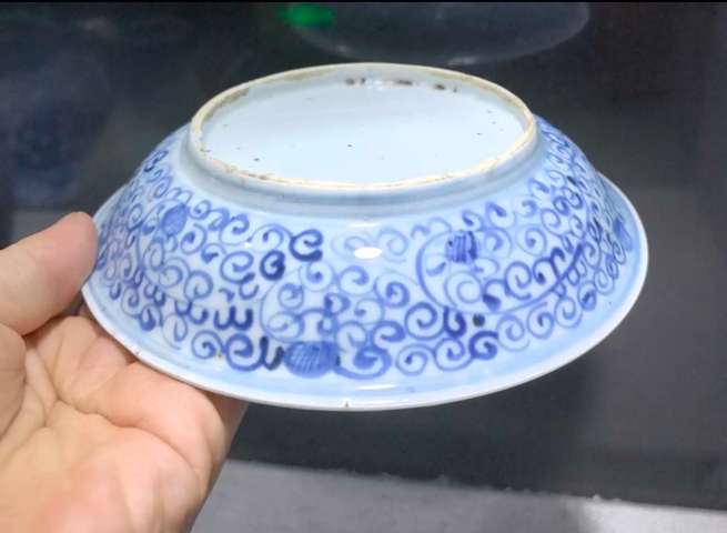 古玩陶瓷青花花卉紋盤真品鑒賞圖