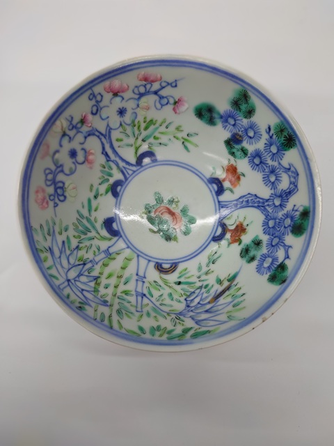 古玩陶瓷嘉慶青花粉彩玲瓏瓷蓋碗真品鑒賞圖