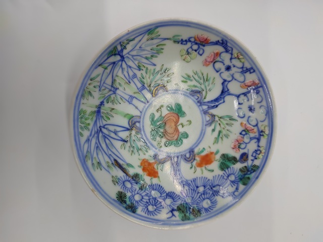 古玩陶瓷嘉慶青花粉彩玲瓏瓷蓋碗真品鑒賞圖