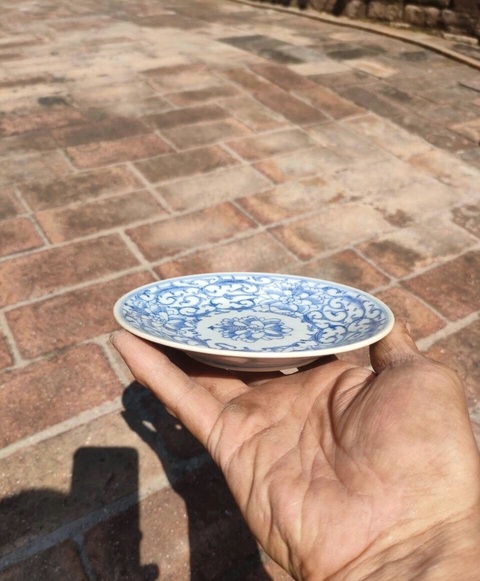 古玩陶瓷青花淡描花卉紋盤真品鑒賞圖