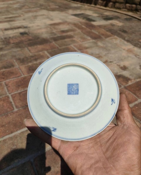 古玩陶瓷青花淡描花卉紋盤真品鑒賞圖