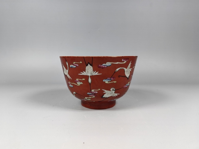 古玩陶瓷民國珊瑚紅釉祥云仙鶴紋粉彩供碗真品鑒賞圖