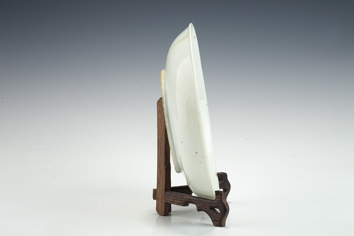 古玩陶瓷清中·粉彩錦雞牡丹紋盤真品鑒賞圖