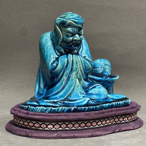 古玩陶瓷孔雀藍釉羅漢塑像真品鑒賞圖