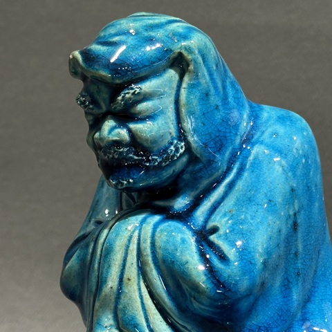 古玩陶瓷孔雀藍釉羅漢塑像真品鑒賞圖
