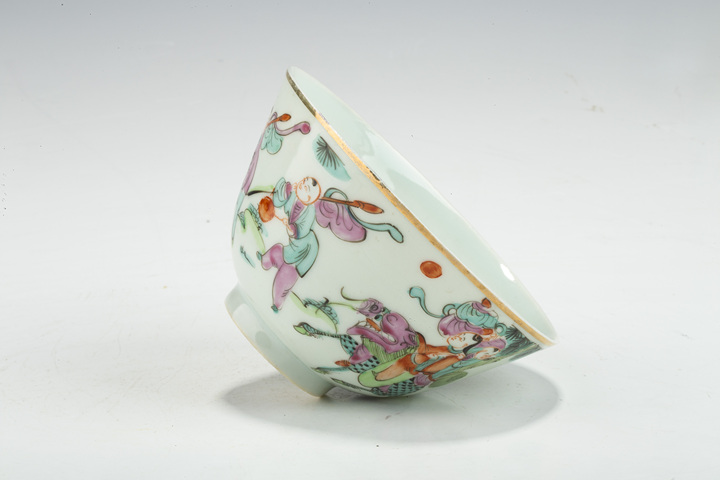 古玩陶瓷清晚·粉彩麒麟送子紋蓋碗真品鑒賞圖