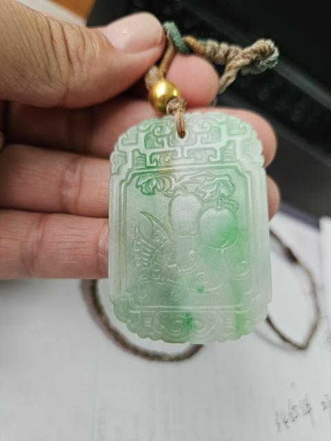 古玩玉器翡翠雕“瓜瓞綿綿”牌真品鑒賞圖