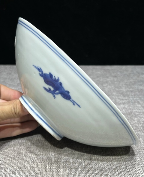 古玩陶瓷青花折枝花卉紋碗真品鑒賞圖