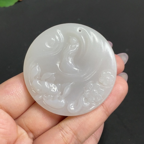古玩玉器19天然和田玉雕刻佛公題材掛件  配證書拍賣，當前價格580元