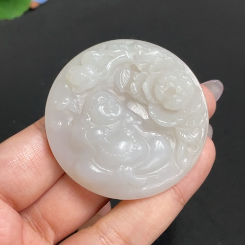 古玩玉器19天然和田玉雕刻佛公題材掛件  配證書拍賣，當前價格580元