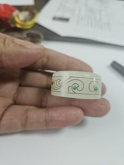 古玩玉器和田玉扳指真品鑒賞圖