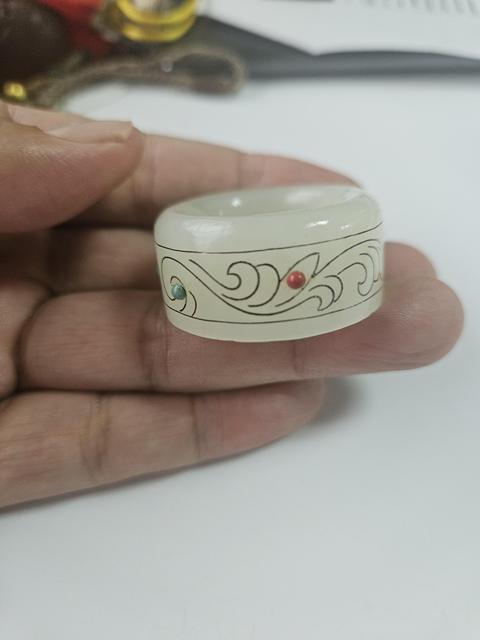 古玩玉器和田玉扳指真品鑒賞圖