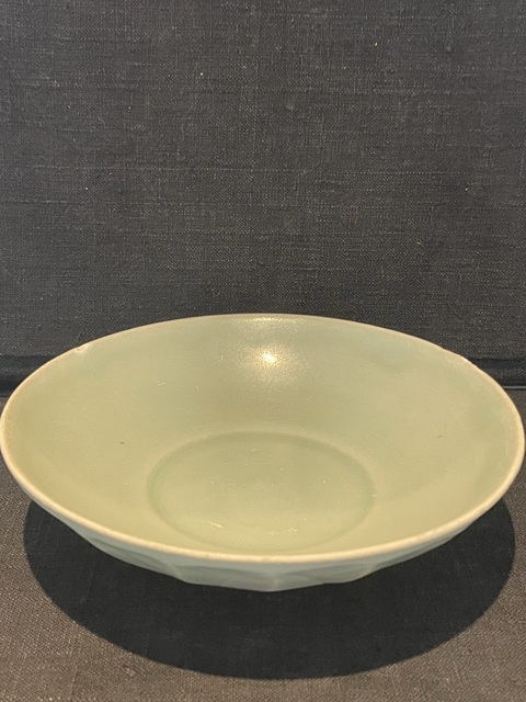 古玩陶瓷龍泉外刻蓮碗拍賣,當前價格12000元