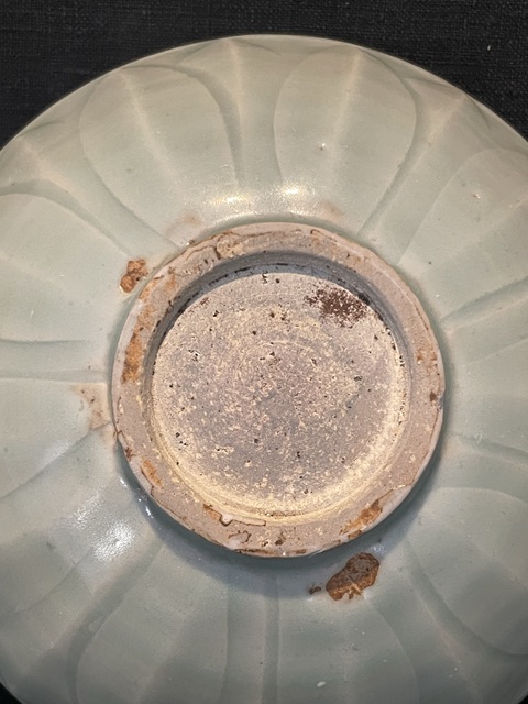 古玩陶瓷龍泉外刻蓮碗拍賣,當前價格12000元