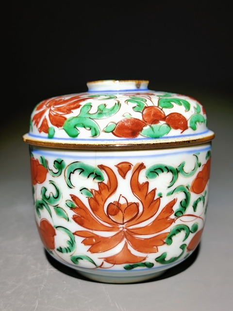 古玩陶瓷紅綠彩蓋缸真品鑒賞圖