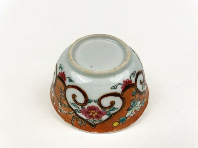 古玩陶瓷清雍正·粉彩開窗如意云頭紋杯真品鑒賞圖