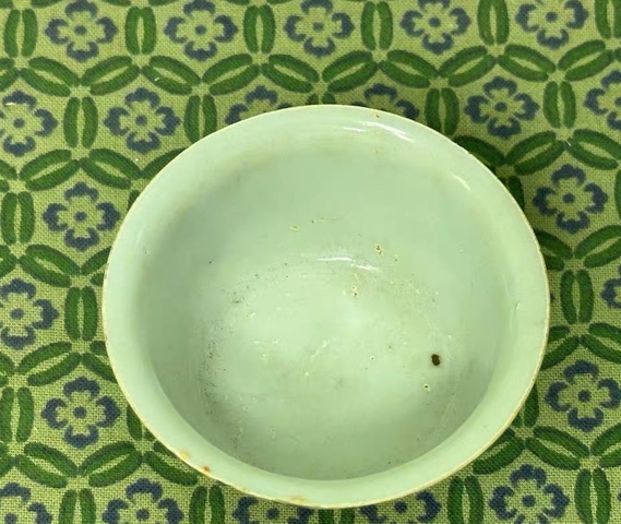 古玩陶瓷明晚期天啟折枝花卉紋壓手杯真品鑒賞圖