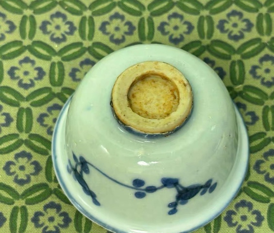 古玩陶瓷明晚期天啟折枝花卉紋壓手杯真品鑒賞圖