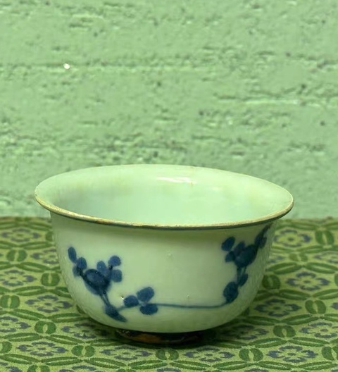 古玩陶瓷明晚期天啟折枝花卉紋壓手杯真品鑒賞圖