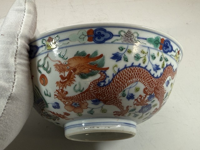 古玩陶瓷青花五彩龍鳳紋宮式碗真品鑒賞圖