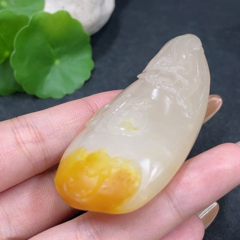 古玩玉器天然和田玉掛件真品鑒賞圖