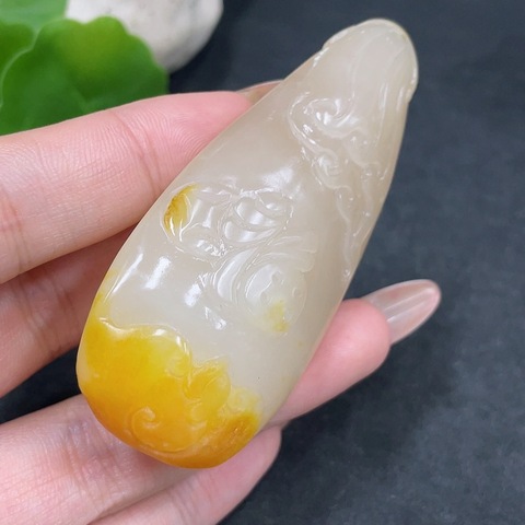 古玩玉器天然和田玉掛件真品鑒賞圖