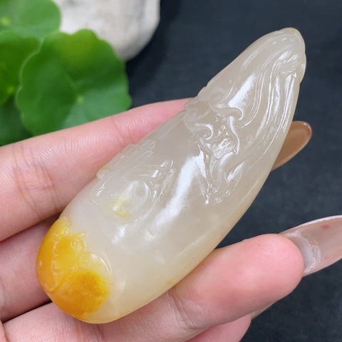 古玩玉器天然和田玉掛件真品鑒賞圖