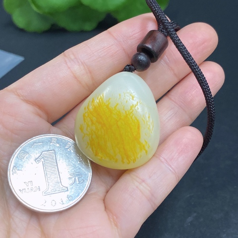 古玩玉器天然和田玉掛件真品鑒賞圖