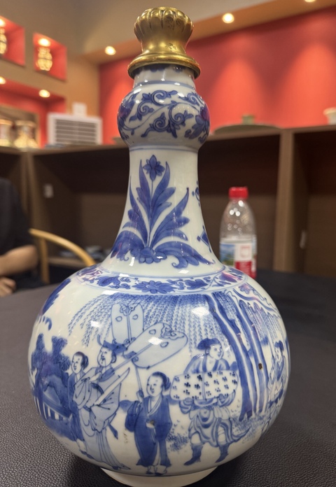 古玩陶瓷明崇禎 青花人物紋蒜頭瓶真品鑒賞圖